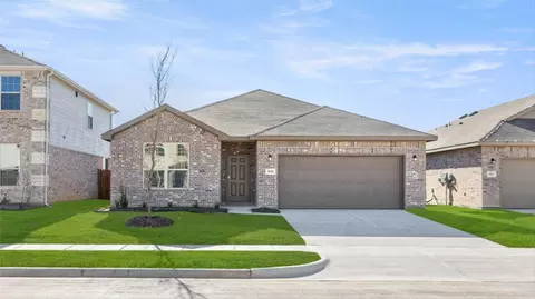 949 Ravenwood Ln, Van Alstyne, TX 75495