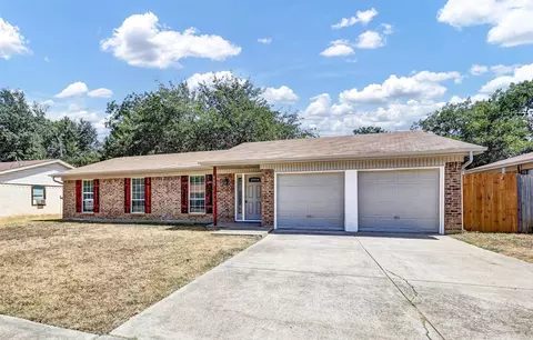 605 Sue Ann Ln, Burleson, TX 76028