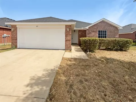 805 Sage Cir, Burleson, TX 76028