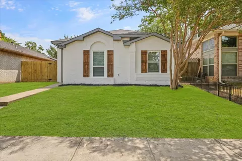 10752 Water Oaks Dr, Dallas, TX 75227