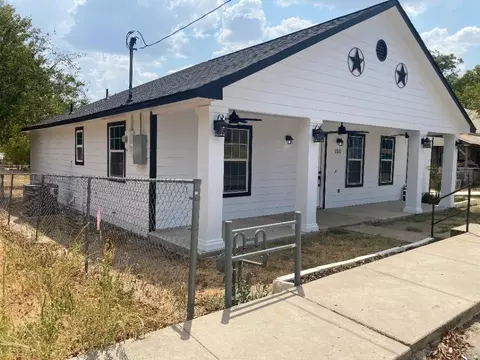 1511 Queen St, Goldthwaite, TX 76844