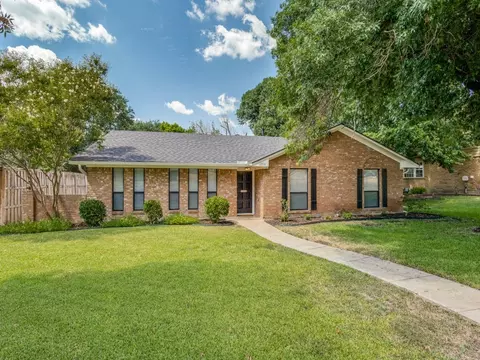 13711 Far Hills Ln, Dallas, TX 75240