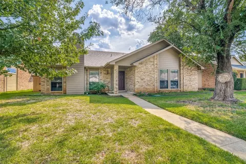 2813 Carnaby Ln, Flower Mound, TX 75028