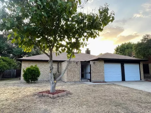 10167 Powder Horn Rd, Fort Worth, TX 76108
