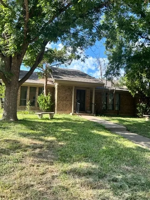 2926 Woodlake Dr, Abilene, TX 79606