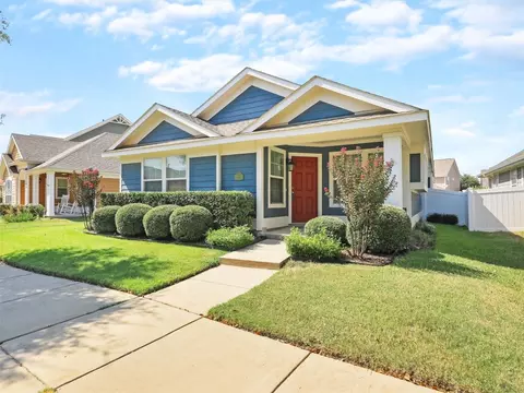 9305 Masse Ct, Aubrey, TX 76227