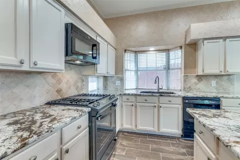 4441 Carolina St, Grand Prairie, TX 75052
