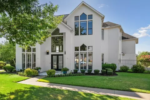 1014 Saint Andrews Dr, Mansfield, TX 76063