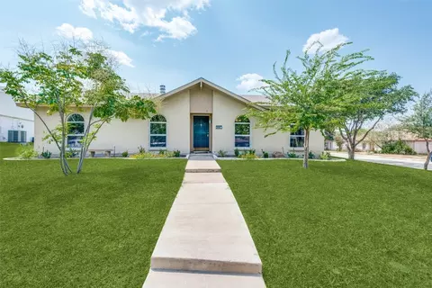 2008 Chatsworth Rd, Carrollton, TX 75007