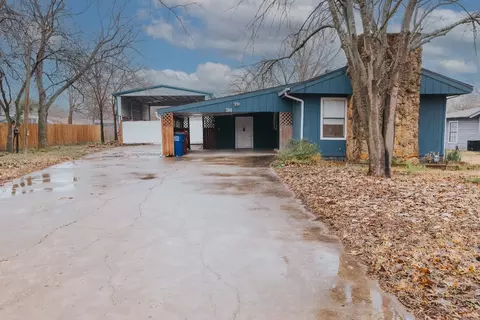 314 N Hamilton St, Farmersville, TX 75442