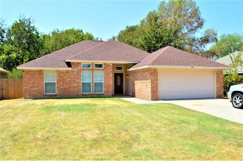 809 Linda Dr, Terrell, TX 75160