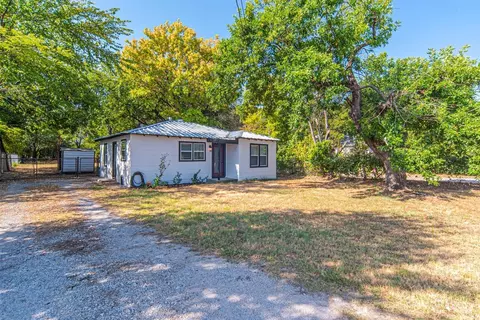513 Main St, Bridgeport, TX 76426