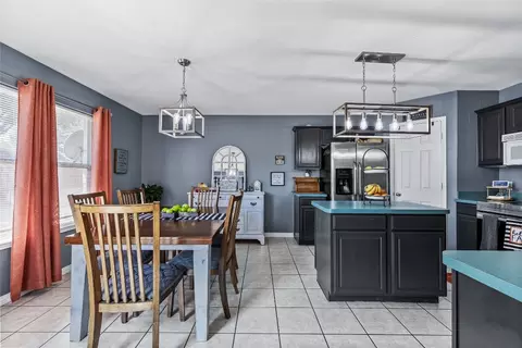 3300 Peakview Dr, Corinth, TX 76210
