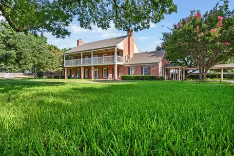 2 Home Place Ct, Arlington, TX 76016