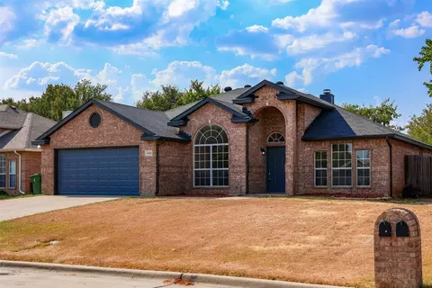 1612 Fern Dr, Mansfield, TX 76063