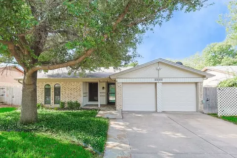6608 Kitty Dr, Watauga, TX 76148