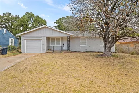 5517 Eisenhower Dr, Fort Worth, TX 76112