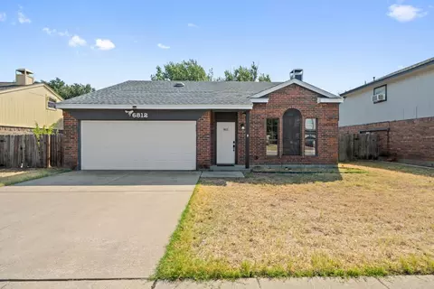 6812 Brookdale Dr, Watauga, TX 76148