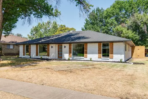 320 Woodcrest Dr, Richardson, TX 75080