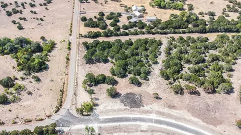 7560 Acre Wood Ct, Cleburne, TX 76033