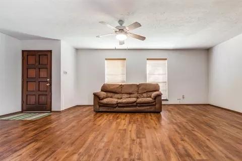 22819 Millgate Dr, Spring, TX 77373 photo 4