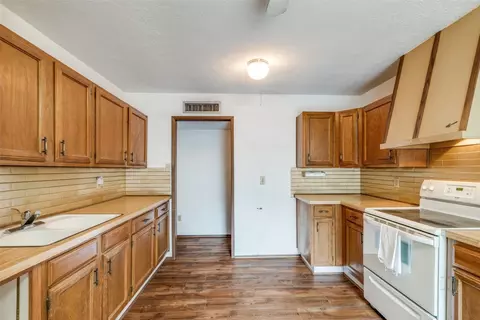 22819 Millgate Dr, Spring, TX 77373 photo 8