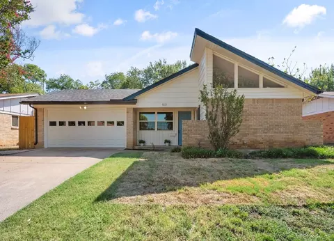 501 Norman Dr, Euless, TX 76040