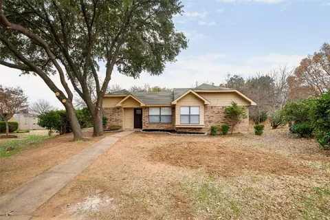 1741 Live Oak Ct, Lewisville, TX 75067
