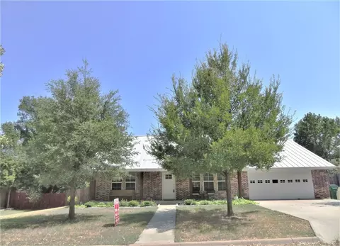 223 S Willow St, Muenster, TX 76252