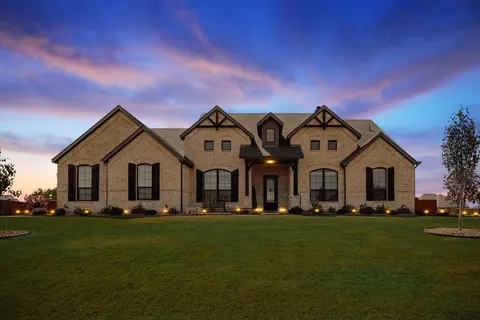 621 Bandera Dr, Waxahachie, TX 75167