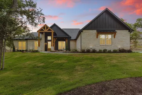 529 Echo Glade Ct, Azle, TX 76020