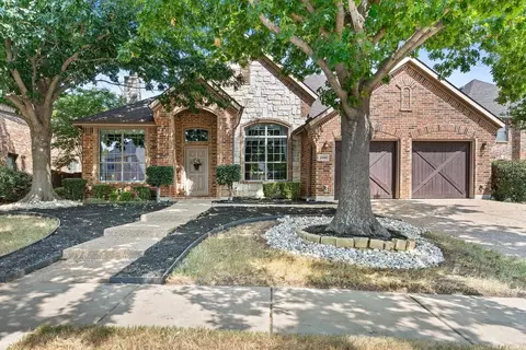 2588 Waters Edge Dr, Grand Prairie, TX 75054