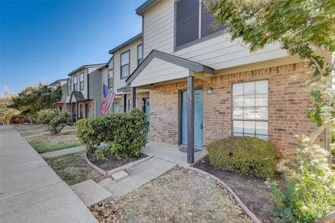 804 W Collins St, Denton, TX 76201