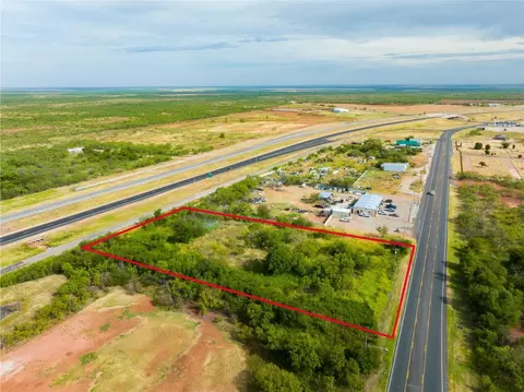 277 North Swenson Street, Stamford, TX 79553