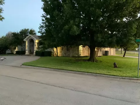 120 Hogan St, Comanche, TX 76442 photo 3