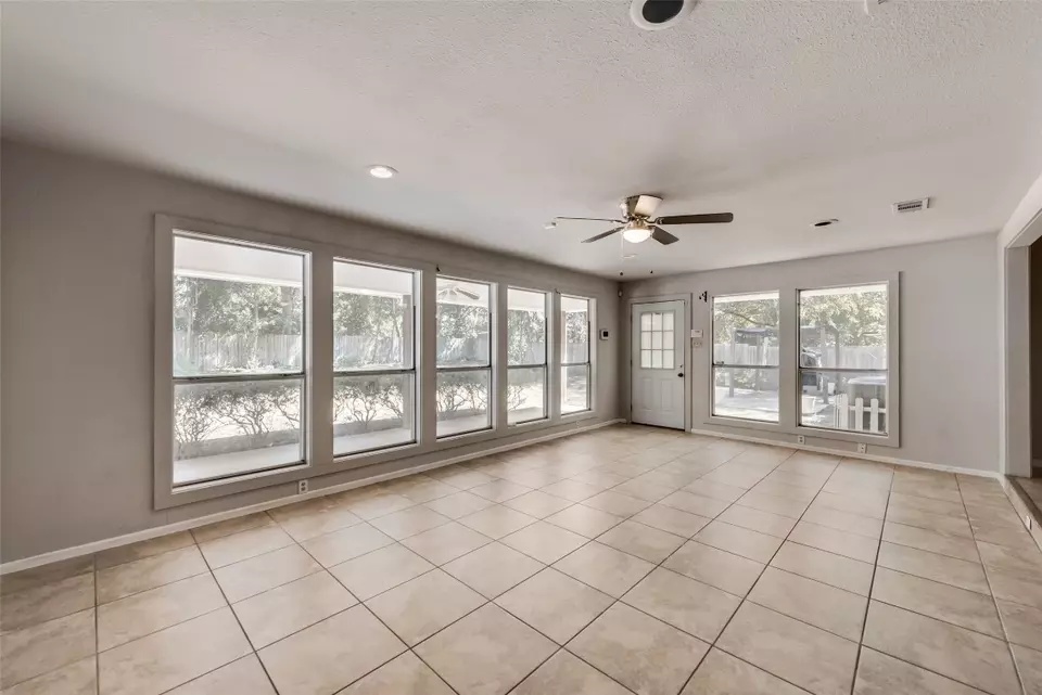 109 Spinner Cir, Desoto, TX 75115 28 Photos Movoto