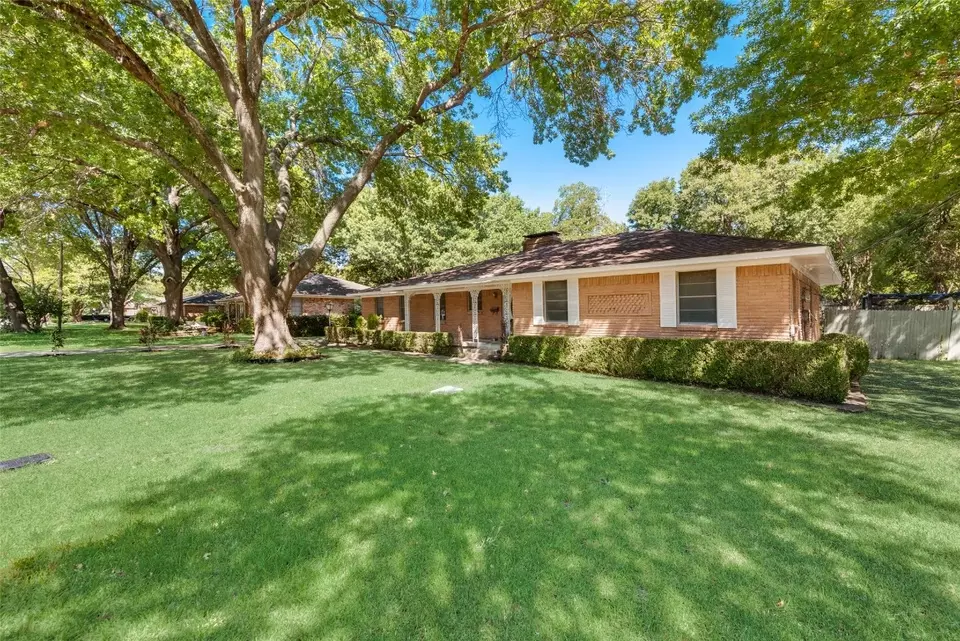 109 Spinner Cir, Desoto, TX 75115 28 Photos Movoto