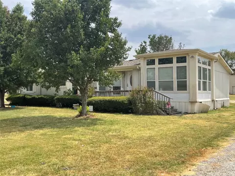 513 Cedar Ridge Dr, Red Oak, TX 75154