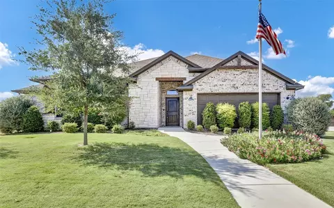 701 Fossil Wood Dr, Saginaw, TX 76179