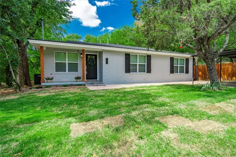 700 Walnut St, Bowie, TX 76230