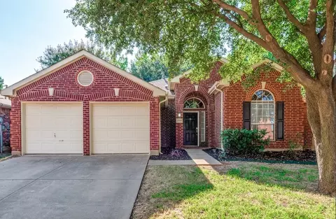 2605 Hutchinson Ln, Corinth, TX 76210