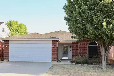 10228 Dawson Trl, Fort Worth, TX 76108