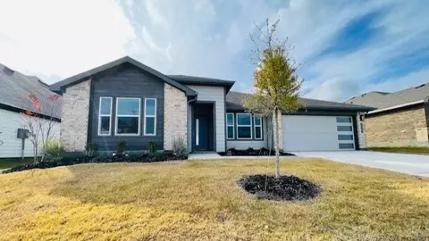 1701 Forest Park Dr, Alvarado, TX 76009