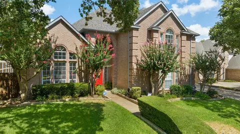 2721 Montreal Dr, Hurst, TX 76054