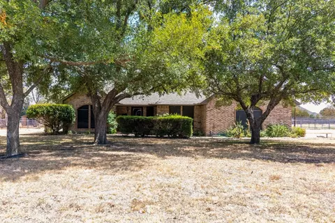 209 Southview Dr, Hudson Oaks, TX 76087