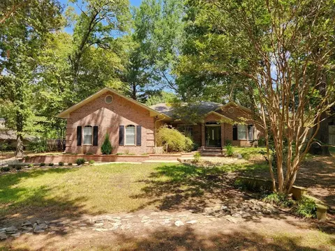 2409 Country Club Rd, Palestine, TX 75803