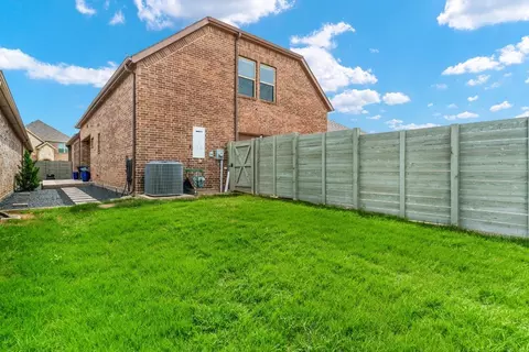 924 10th St, Argyle, TX 76226 photo 18