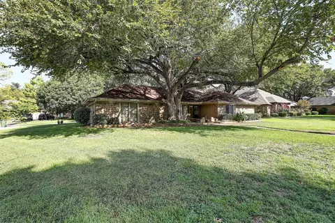 4504 Willow Bend Dr, Arlington, TX 76017