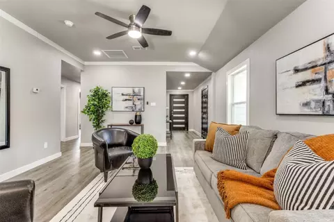 614 Ezekial Ave, Dallas, TX 75217