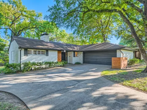 6862 Blackwood Dr, Dallas, TX 75231